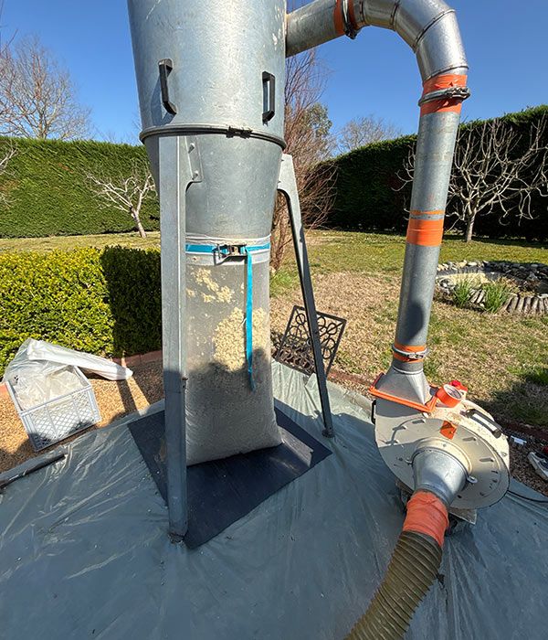 Machine d'extraction des anciens isolants dans les combles perdues